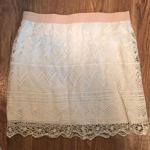 American Eagle lace skirt size 6